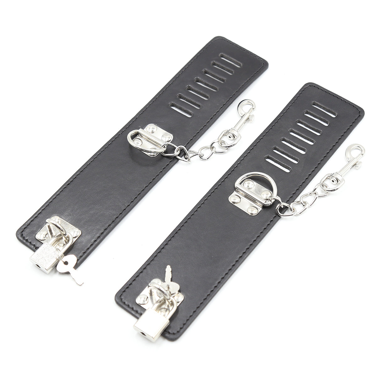 2つのカラビナ付きロックカフ