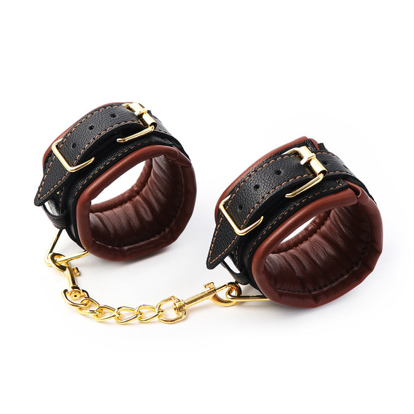 Menottes de cheville, contraintes de bondage