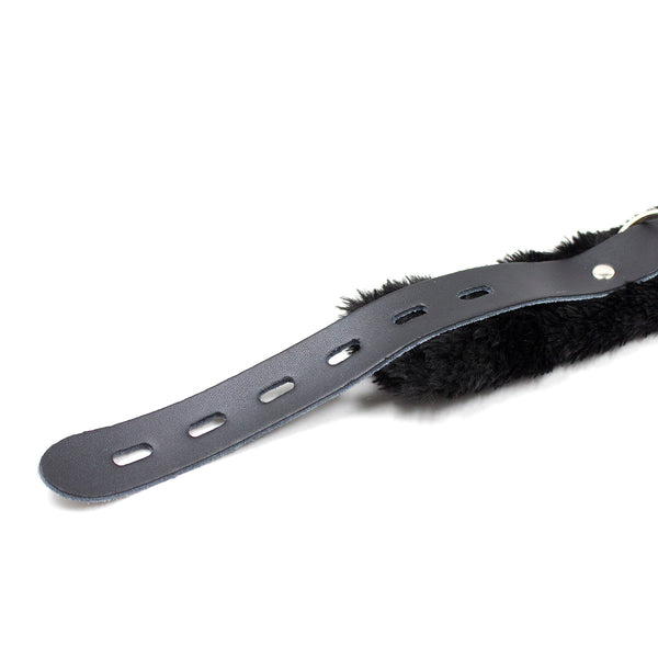 Bondage Collar With Chain Leash