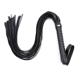 Flogger en PU avec petite queue dure pour jeu BDSM