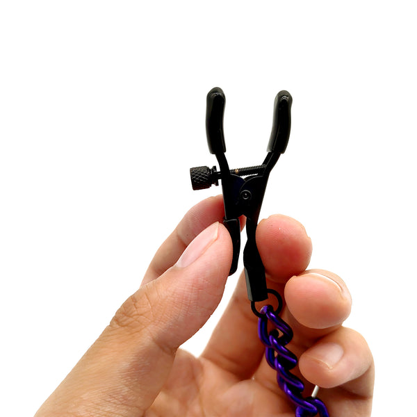 Pinces à tétons avec chaîne violette pour jeux sexuels en couple