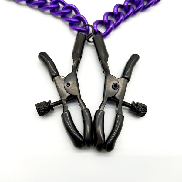 Pinces à tétons avec chaîne violette pour jeux sexuels en couple