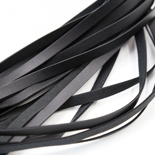 Flogger en PU avec petite queue dure pour jeu BDSM