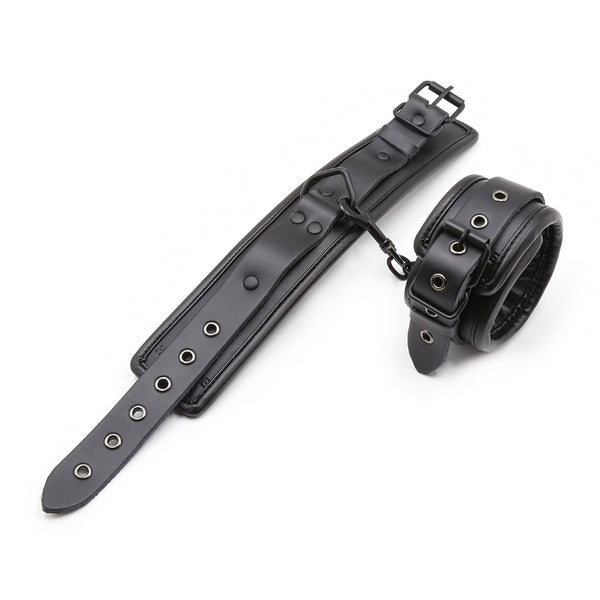 Chevillères en cuir avec accessoires en métal