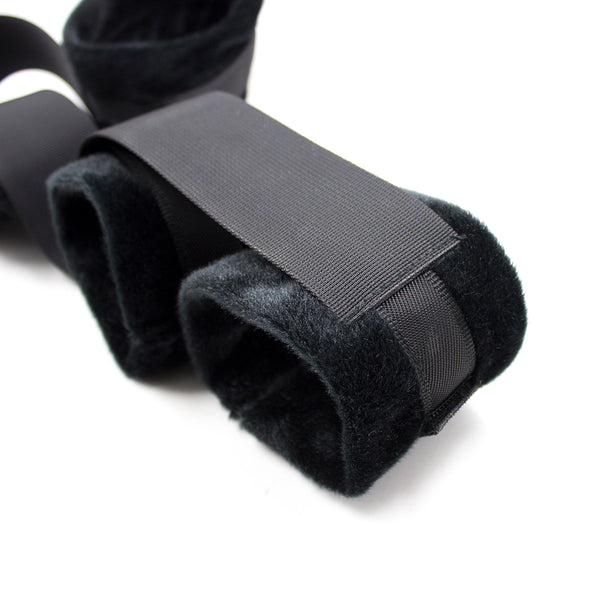 Attaches à barre écartée doublées de fourrure de nylon