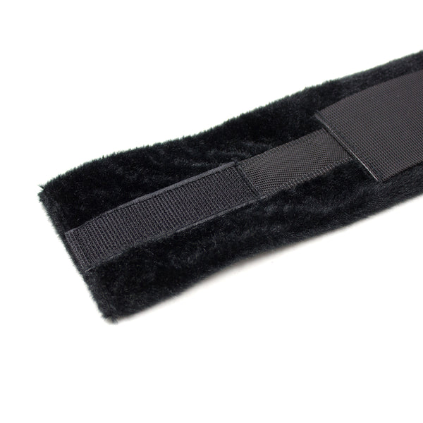 Attaches à barre écartée doublées de fourrure de nylon