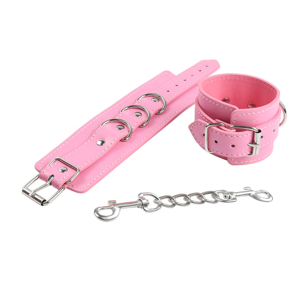 Menottes et contraintes de bondage BDSM