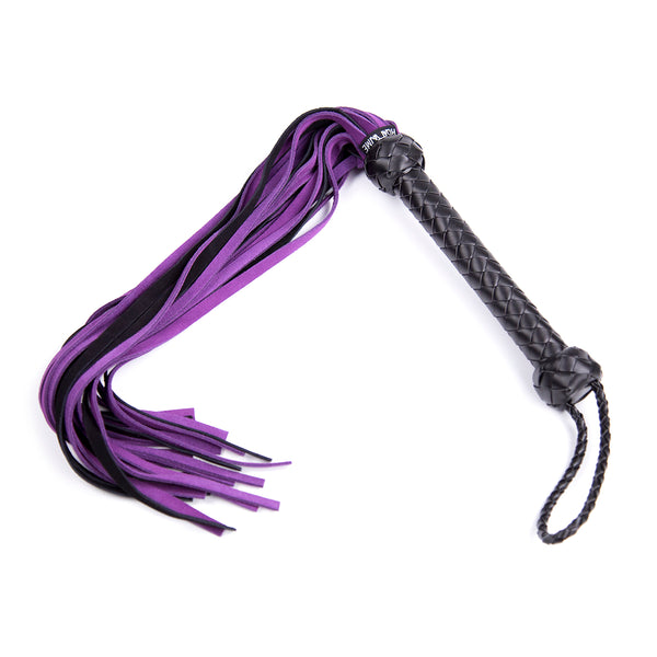 Flogger en cuir pour jeu BDSM