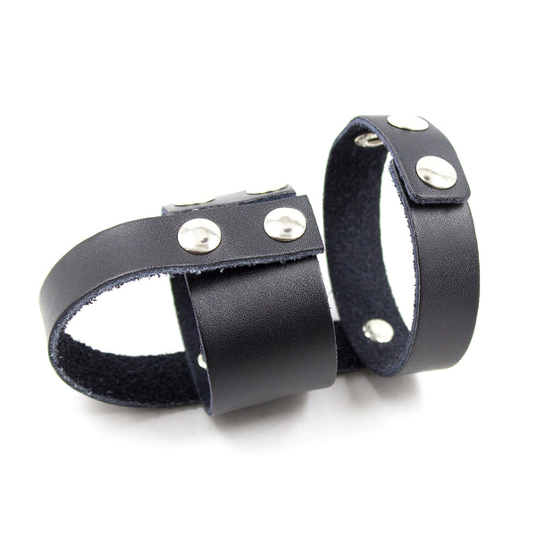 Anneau pénien en cuir avec clous