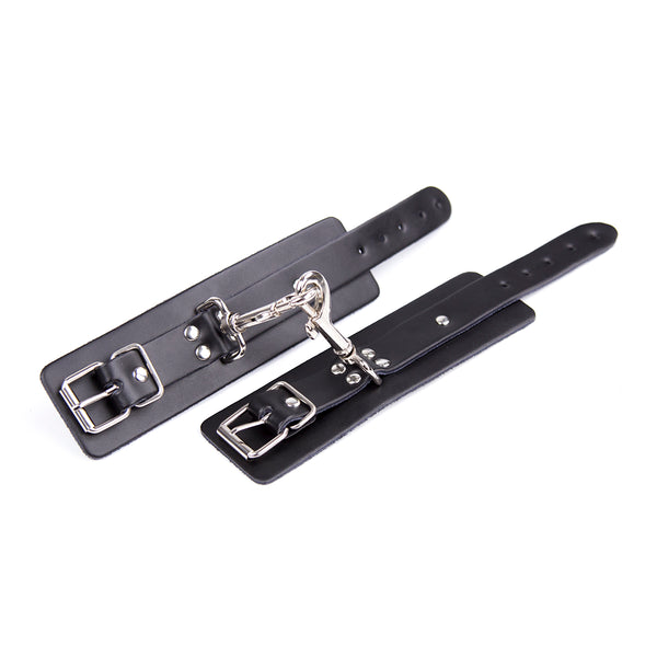 Menottes en cuir et attaches pour poignets