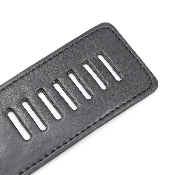 2つのカラビナ付きロックカフ