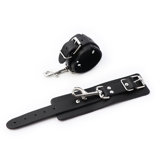 Menottes en cuir et attaches pour poignets